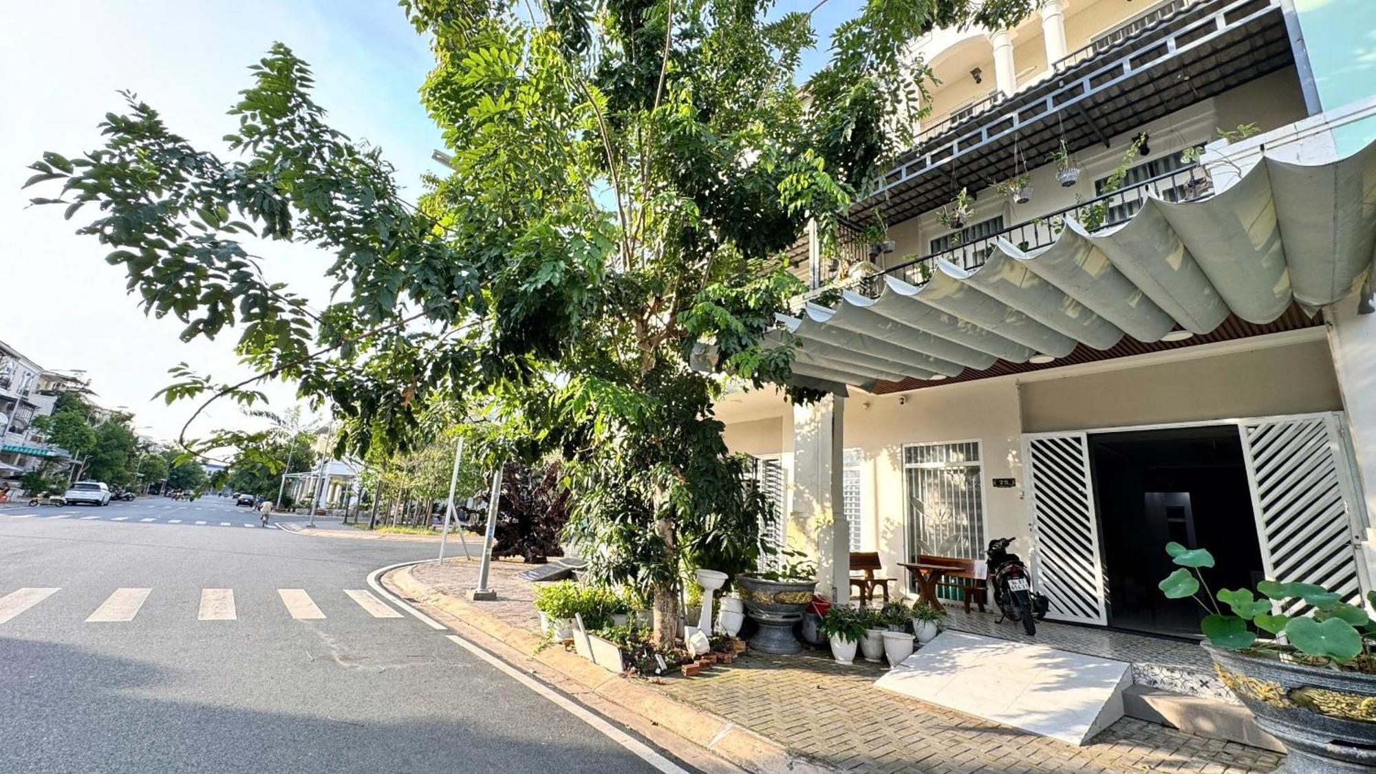 La Homestay ลองซเวียน ภายนอก รูปภาพ